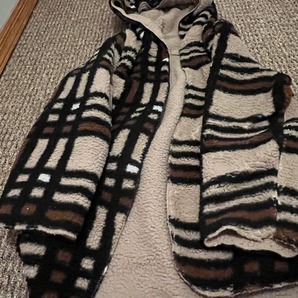 fuzzy winter/fall jacket - Picture 3 of 4